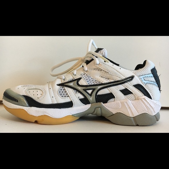 mizuno wave tornado 2